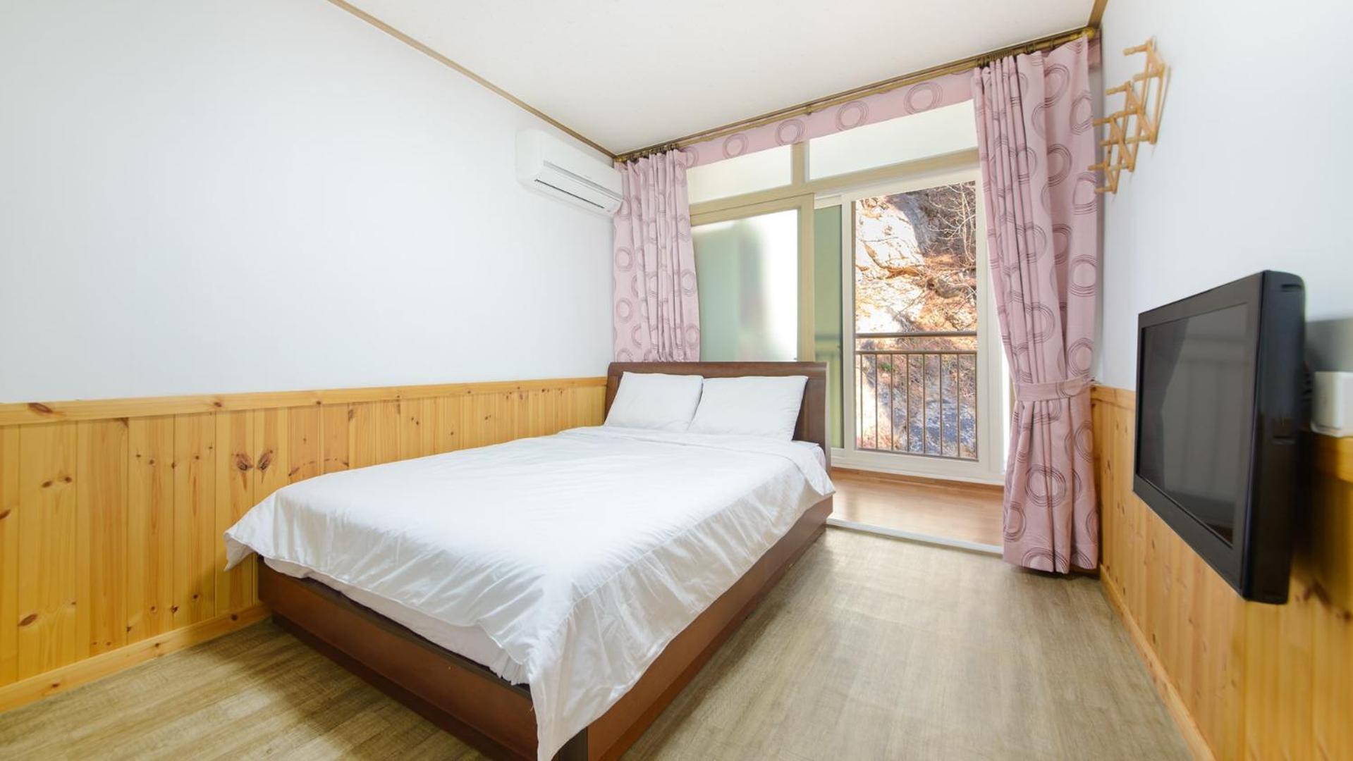 Samcheok Sky Pension Номер фото